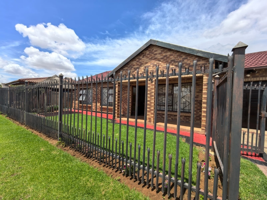 3 Bedroom Property for Sale in Grasslands Free State